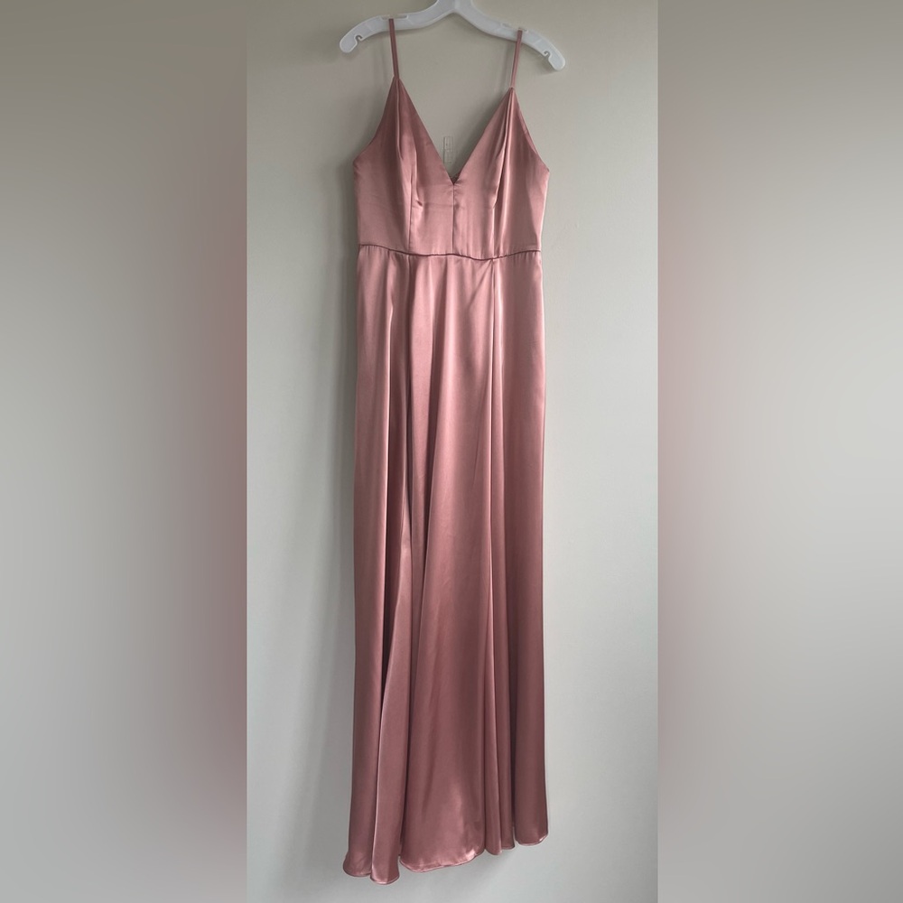 David’s Bridal Galina Signature Charmeuse Deep V-Neck A-Line Dress Dessert Coral - Picture 2 of 7